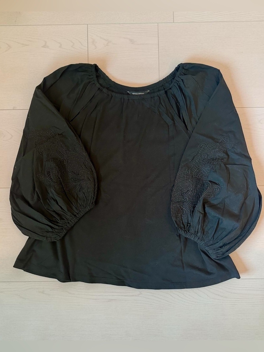 Banana Republic Black Puff-Sleeve Top Size L